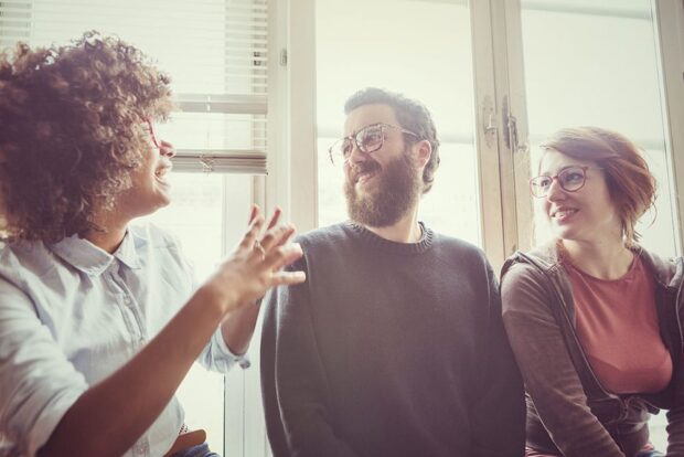 moneyplus friends talking unusual facts about money